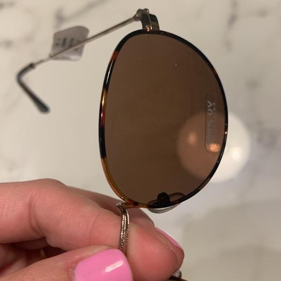 Sunglasses - Francesca’s - Picture 4 of 4